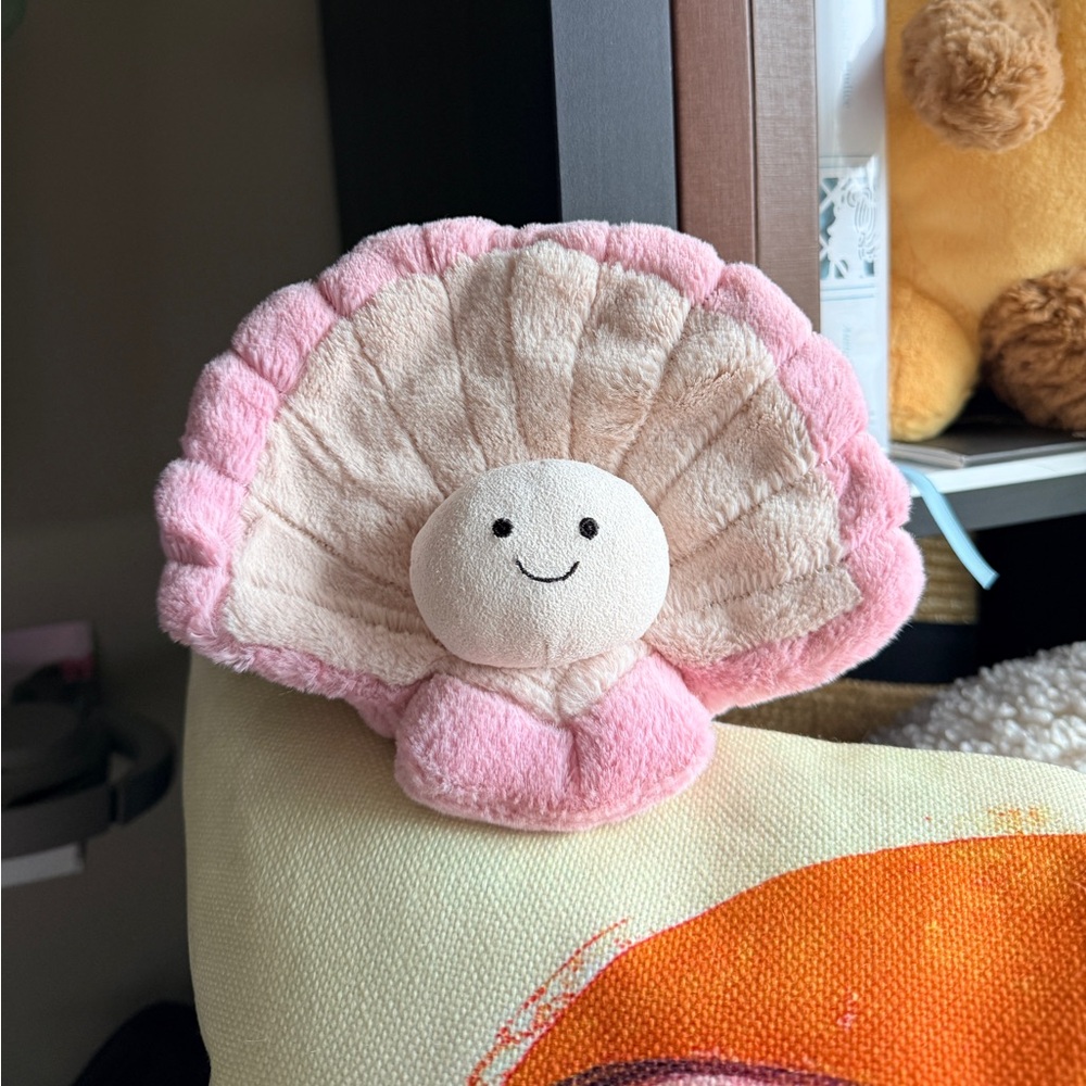 Jellycat Clemmie Clam Retired